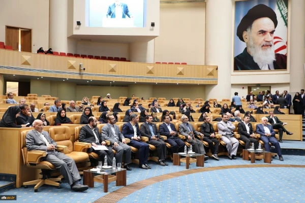 در مراسم نکوداشت یکصدمین سالگرد تاسیس تربیت معلم در ایران انجام شد

آیین رونمایی از کتاب "تاریخ تربیت معلم در استان مرکزی"  2