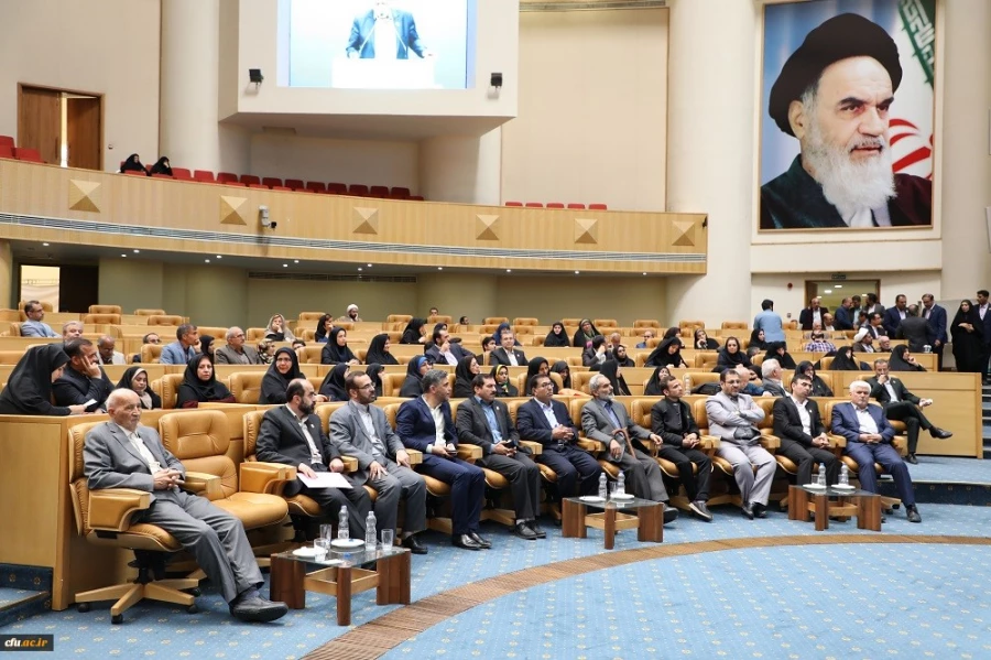 در مراسم نکوداشت یکصدمین سالگرد تاسیس تربیت معلم در ایران انجام شد

آیین رونمایی از کتاب "تاریخ تربیت معلم در استان مرکزی"  2