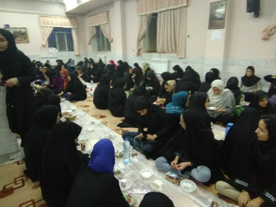 ضیافت افطاری در پردیس زینب کبری (س) استان مرکزی 2