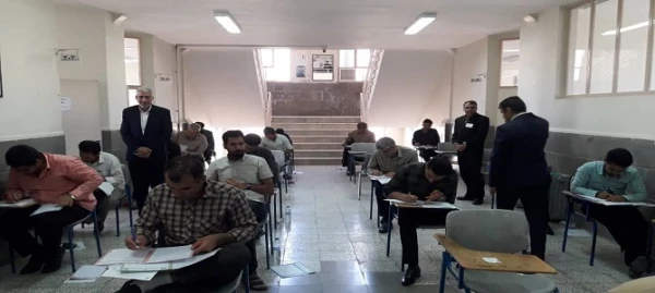 آزمون اصلح ویژه ی مهارت آموزان در پردیسهای استان مرکزی برگزار شد. 2