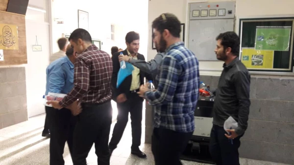 آزمون اصلح ویژه ی مهارت آموزان در پردیسهای استان مرکزی برگزار شد. 7