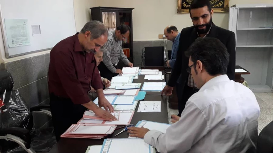 آزمون اصلح ویژه ی مهارت آموزان در پردیسهای استان مرکزی برگزار شد. 12