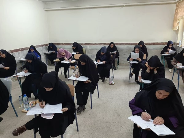 آزمون اصلح ویژه ی مهارت آموزان در پردیسهای استان مرکزی برگزار شد. 16