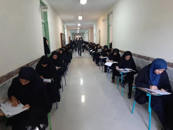 آزمون اصلح ویژه ی مهارت آموزان در پردیسهای استان مرکزی برگزار شد. 17