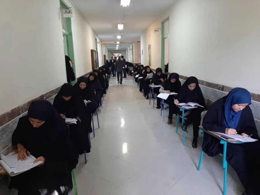 آزمون اصلح ویژه ی مهارت آموزان در پردیسهای استان مرکزی برگزار شد. 17