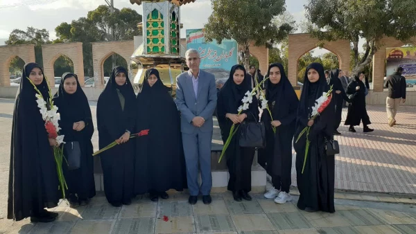 در هفته پدافند غیرعامل صورت گرفت

عطرافشانی قبور مطهر شهدا 4