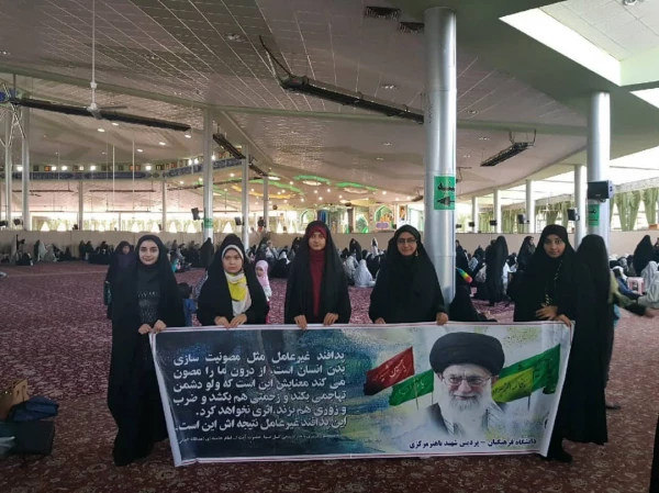 حضور پرشور دانشجویان دانشگاه فرهنگیان استان مرکزی به همراهی مسئولین در نماز جمعه  3