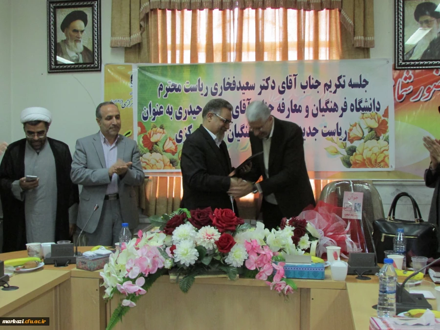 در دانشگاه فرهنگیان استان مرکزی برگزار شد

مراسم تکریم و معارفه سرپرست امور پردیس های استان مرکزی  2