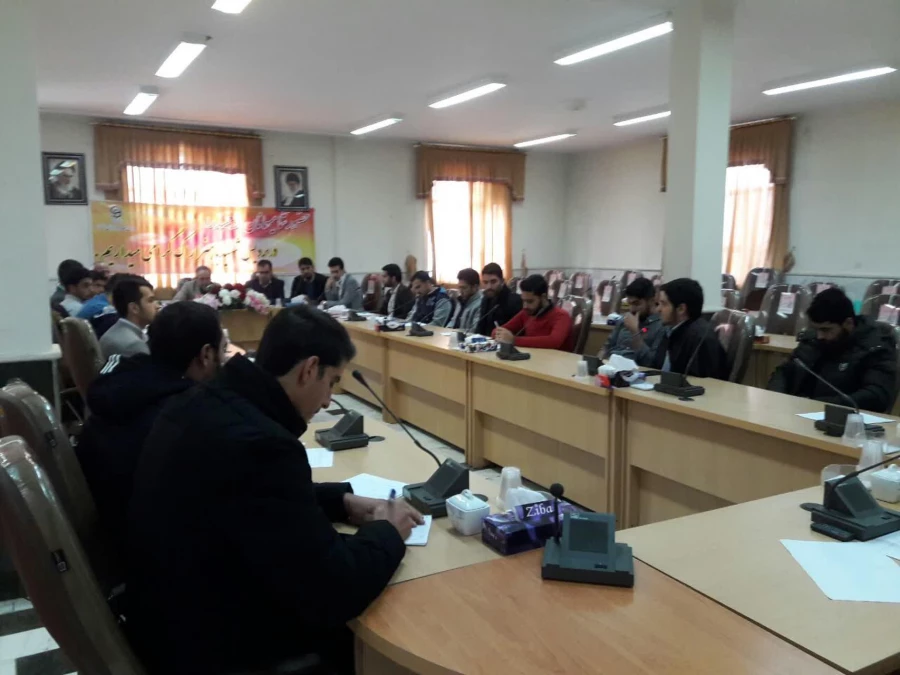 نشست مسئولین دانشگاه فرهنگیان استان مرکزی با دبیران کانونها و انجمنها 6