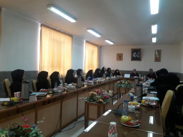 نشست مسئولین دانشگاه فرهنگیان استان مرکزی با دبیران کانونها و انجمنها 7