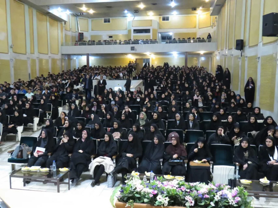 مراسم گرامیداشت روز دانشجو در دانشگاه فرهنگیان استان مرکزی برگزار شد. 8