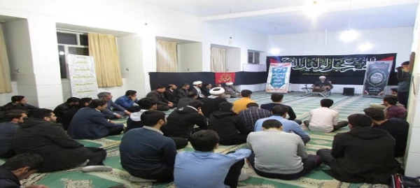 دیدار صمیمانه رئیس کل دادگستری با دانشجو معلمان پردیس شهید باهنر اراک برگزار شد.
 2