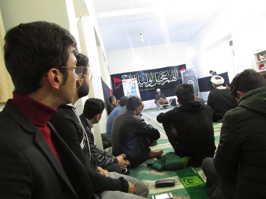 دیدار صمیمانه رئیس کل دادگستری با دانشجو معلمان پردیس شهید باهنر اراک برگزار شد.
 2