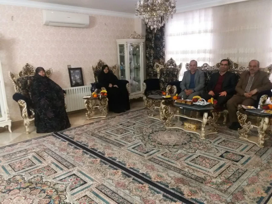 دیدار سرپرست دانشگاه فرهنگیان استان مرکزی با خانواده های معظم شهیدان انصاری 3