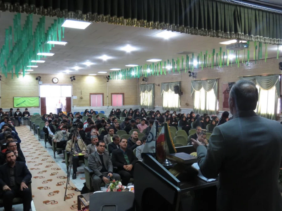 مراسم گرامیداشت هفته ی پژوهش برگزار شد. 6