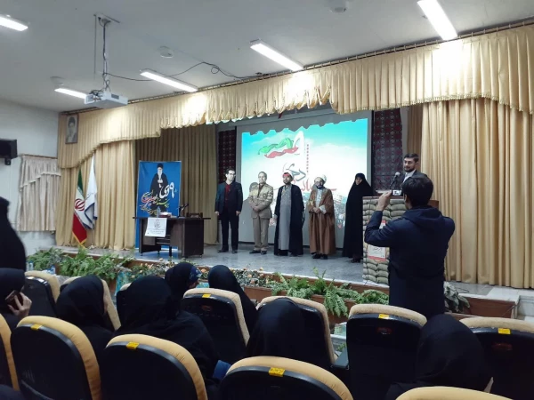 نشست «جریان شناسی سیاسی در نظام تعلیم و تربیت» به مناسبت حماسه 9 دی برگزار شد. 4