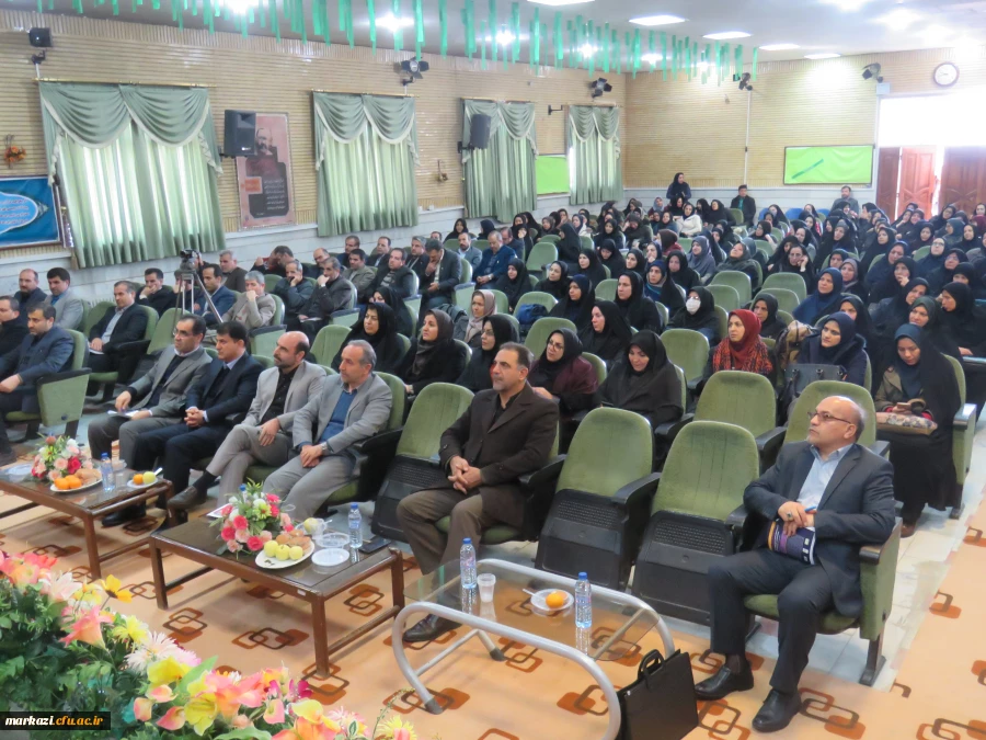 کارورزی پیوند بین نظریه و عمل است 8