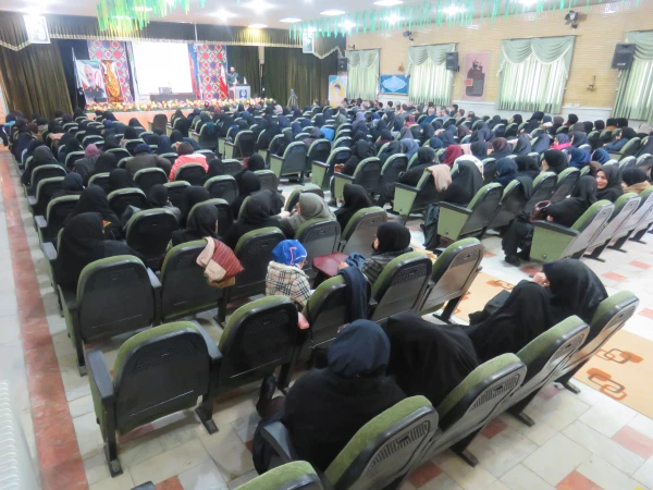 کارورزی پیوند بین نظریه و عمل است 9