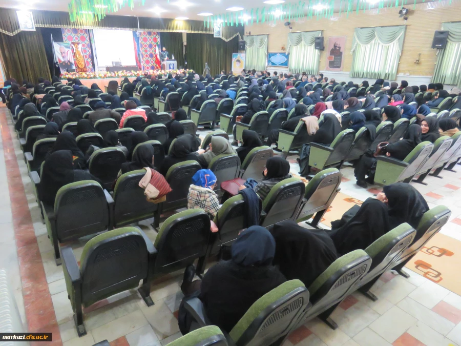 کارورزی پیوند بین نظریه و عمل است 9