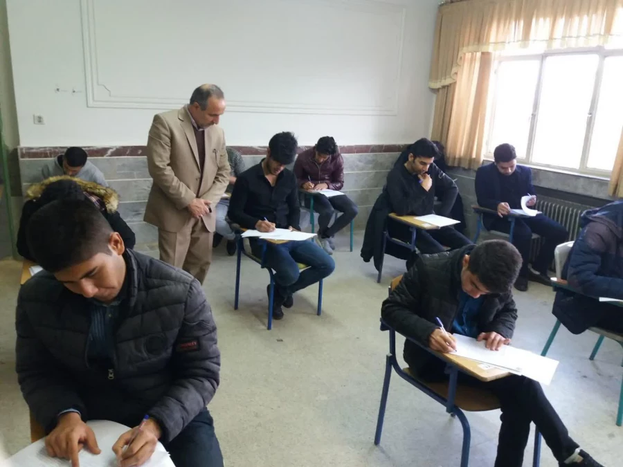 بازدید سرپرست دانشگاه فرهنگیان استان مرکزی از حوزه امتحانی 4