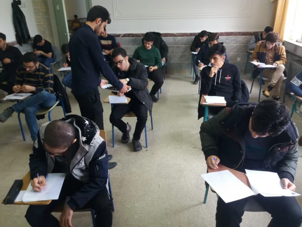 بازدید سرپرست دانشگاه فرهنگیان استان مرکزی از حوزه امتحانی 8