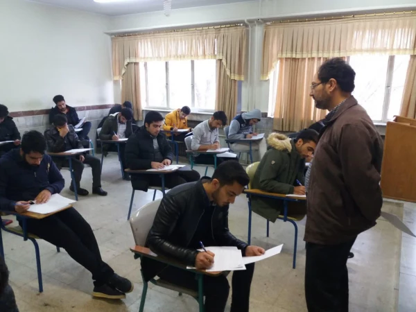 بازدید سرپرست دانشگاه فرهنگیان استان مرکزی از حوزه امتحانی 10