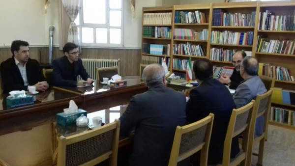 بررسی زمینه های همکاری دانشگاه فرهنگیان استان مرکزی  با سازمان کتابخانه های عمومی  5