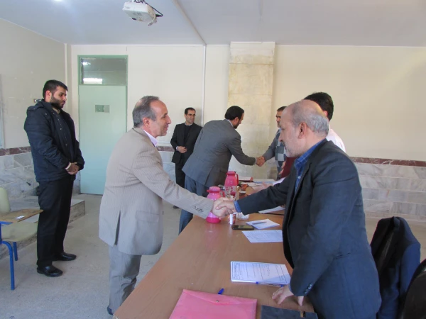 بازدید مدیر کل آموزش و پرورش استان از روند مصاحبه پذیرفته شدگان استخدام پیمانی ماده 28 در پردیس شهید باهنر 4