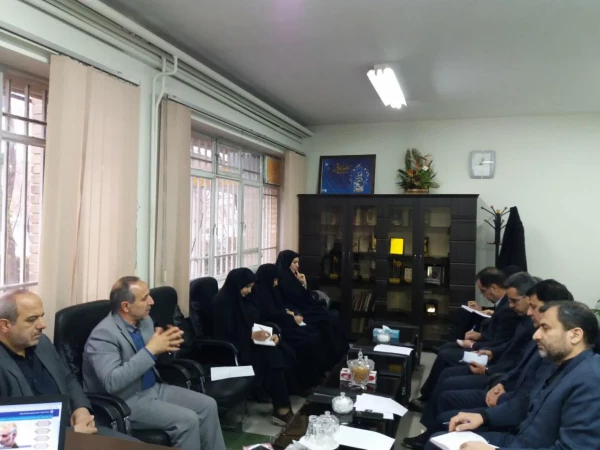 برگزاری دومین جلسه کارشناس مسئولان پردیس های استان مرکزی 3