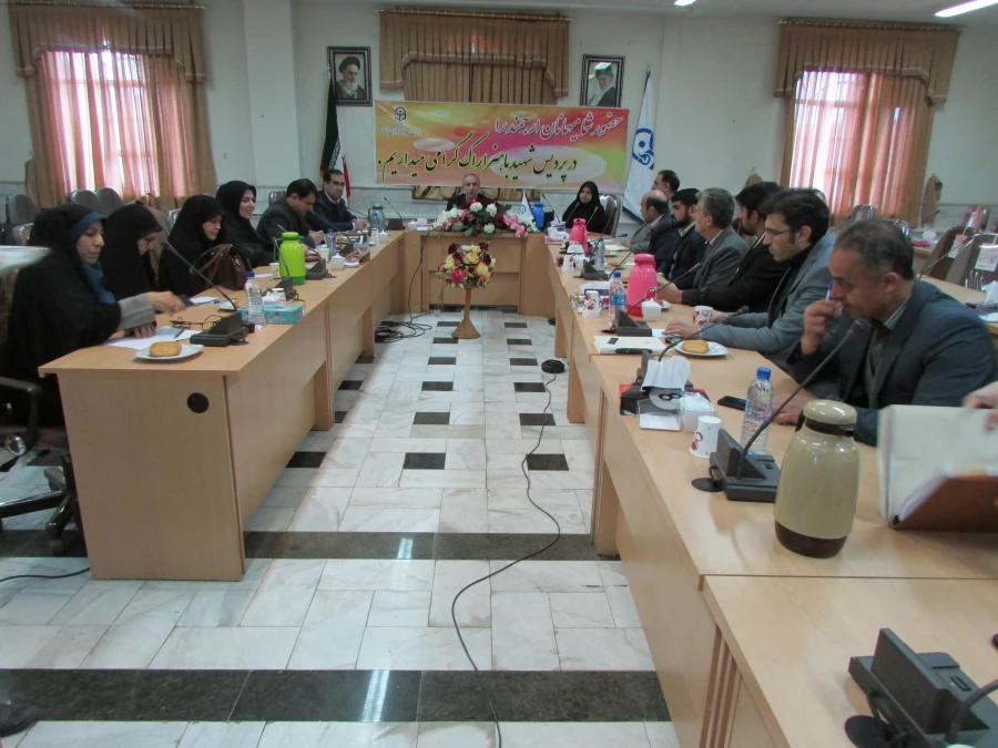 برگزاری سومین جلسه کارشناس مسئولان پردیس های استان مرکزی 3