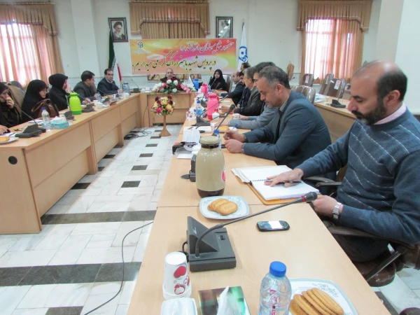 برگزاری سومین جلسه کارشناس مسئولان پردیس های استان مرکزی 4