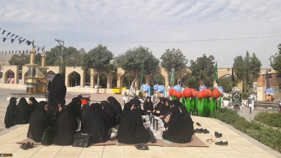 تجدید میثاق دانشجویان پردیس زینب کبری (س) با شهدای هشت سال دفاع مقدس و مدافعین حرم
 4