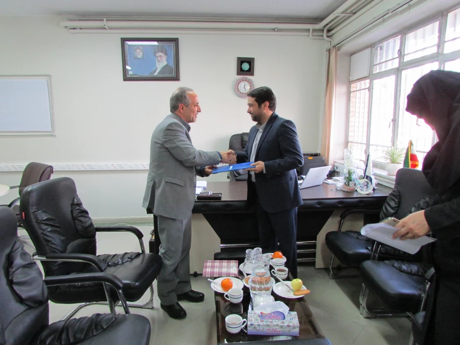 انعقاد تفاهم نامه همکاری بین دانشگاه فرهنگیان استان مرکزی و جهاد دانشگاهی  5