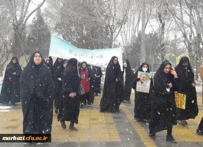 حضور دانشجویان خواهر در راهپیمایی ۲۲ بهمن 