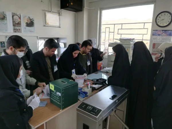 جضور پرشور دانشجویان پردیس حضرت زینب کبری در انتخابات 4