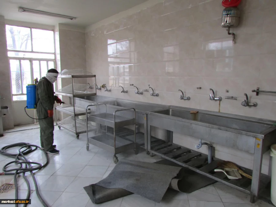 خوابگاه ها و فضاهای پردیس های دانشگاه فرهنگیان استان مرکزی پاکسازی و ضدعفونی شد 5