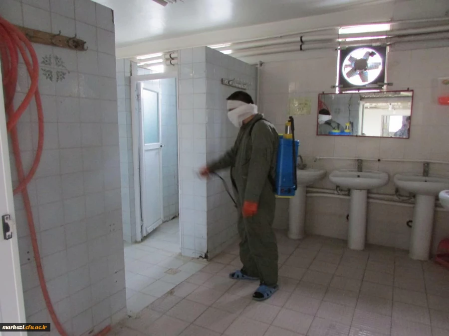 خوابگاه ها و فضاهای پردیس های دانشگاه فرهنگیان استان مرکزی پاکسازی و ضدعفونی شد 17