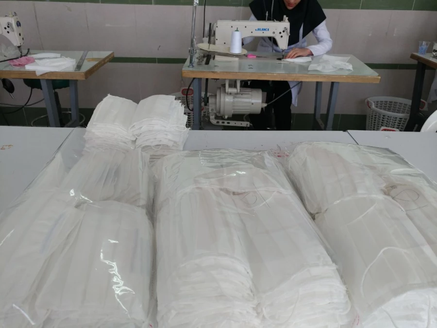 مشارکت دانشجویان دانشگاه فرهنگیان استان مرکزی در تولید ماسک در کارگاه مهارت افزایی 5