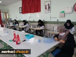 مشارکت دانشجویان دانشگاه فرهنگیان استان مرکزی در تولید ماسک در کارگاه مهارت افزایی 7