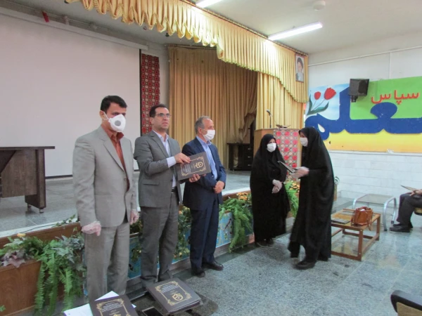 از اعضای محترم هیات علمی و مدرسان کارورزی دانشگاه فرهنگیان استان مرکزی تقدیر شد 3
