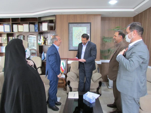 دیدارسرپرست دانشگاه فرهنگیان استان مرکزی  بامدیرکل آموزش و پرورش استان 5