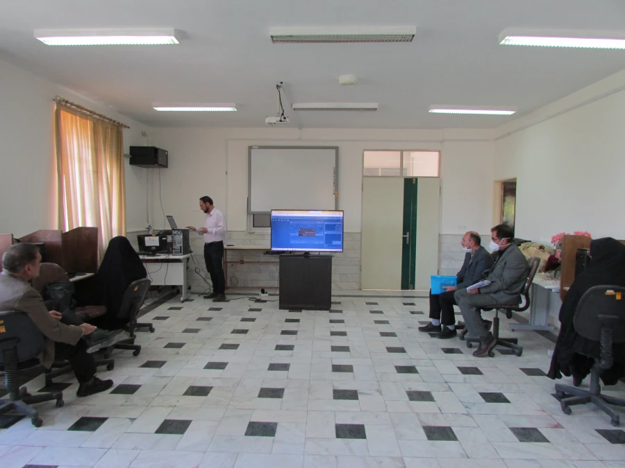 اولین کارگاه آموزش سامانه اسکای روم ویژه اساتید دانشگاه فرهنگیان استان مرکزی برگزار شد 4