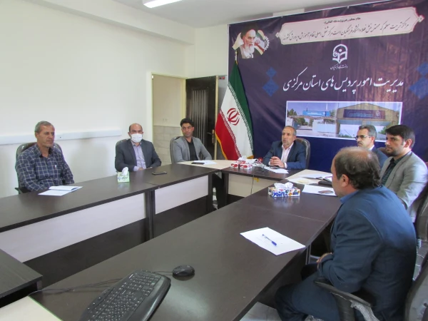 نشست صمیمی مسئولین دانشگاه فرهنگیان استان مرکزی با شورای صنفی و نمایندگان اتاق های دانشجویی برگزار شد 3