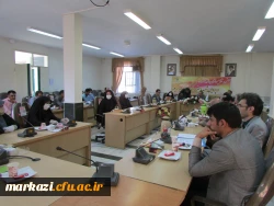 جلسه هم اندیشی کارشناس مسئولان و کارشناسان پردیس های استان مرکزی با رئیس دانشگاه برگزار شد 5