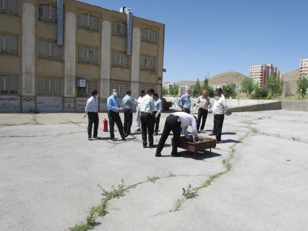 دوره آموزش اطفاء حریق برای نگهبانان و نیروهای خدماتی دانشگاه فرهنگیان استان مرکزی برگزار شد 5