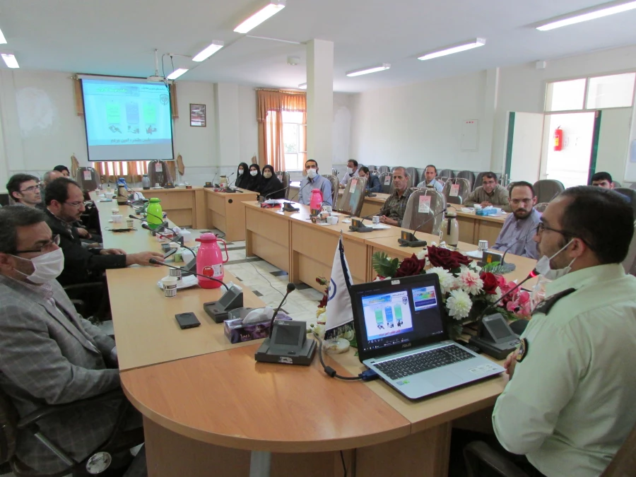 دوره کاربردهای آموزشی شبکه های اجتماعی  در دانشگاه فرهنگیان استان مرکزی برگزار شد 3