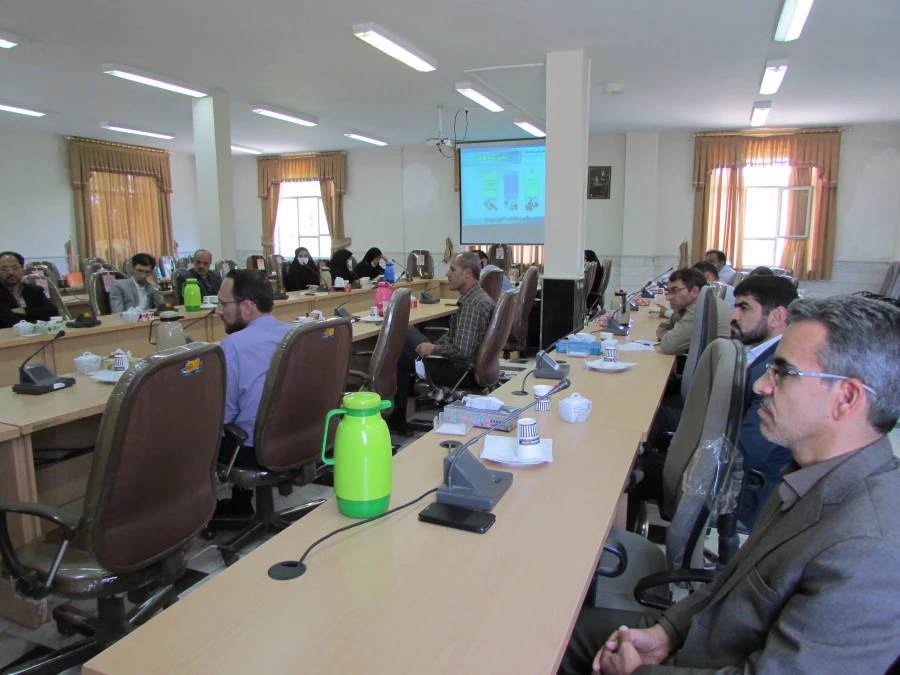 دوره کاربردهای آموزشی شبکه های اجتماعی  در دانشگاه فرهنگیان استان مرکزی برگزار شد 5