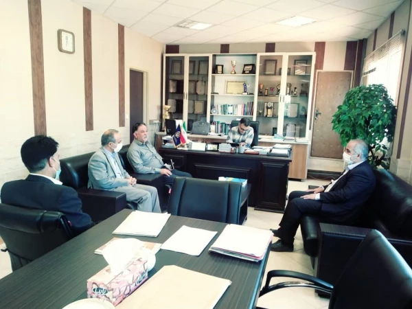 دیدار هیات مدیره بنیاد خیرین حامی دانشگاه فرهنگیان استان مرکزی با مدیرکل نوسازی، توسعه و تجهیز مدارس استان 4