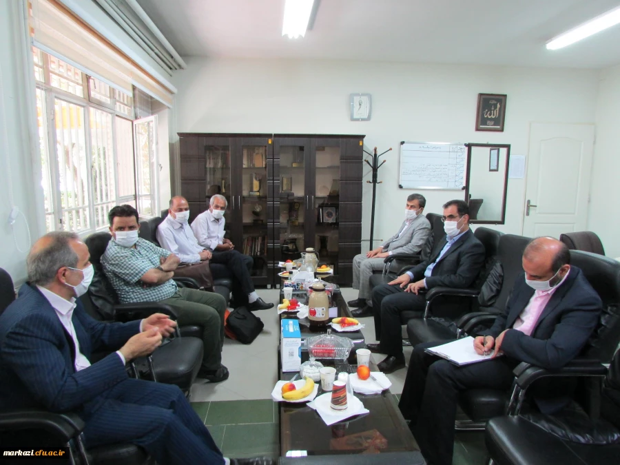 نشست کارشناسان صنایع آموزشی با مدیریت امورپردیس های دانشگاه فرهنگیان استان مرکزی 3