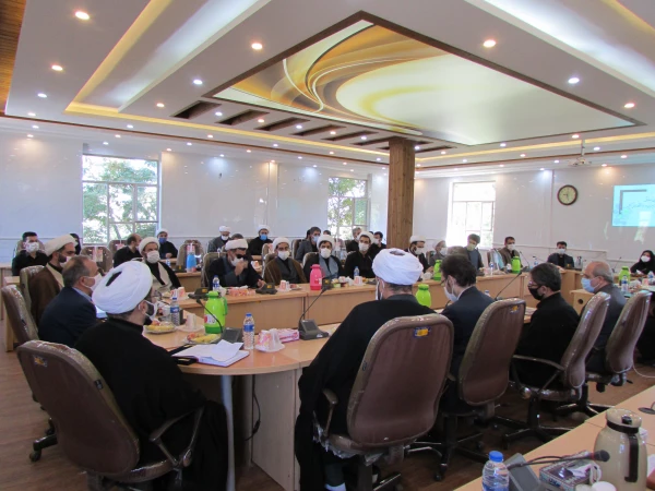 آیین تکریم و معارفه مسئول دفتر نهاد نمایندگی مقام معظم رهبری در دانشگاه فرهنگیان استان مرکزی برگزار شد 5